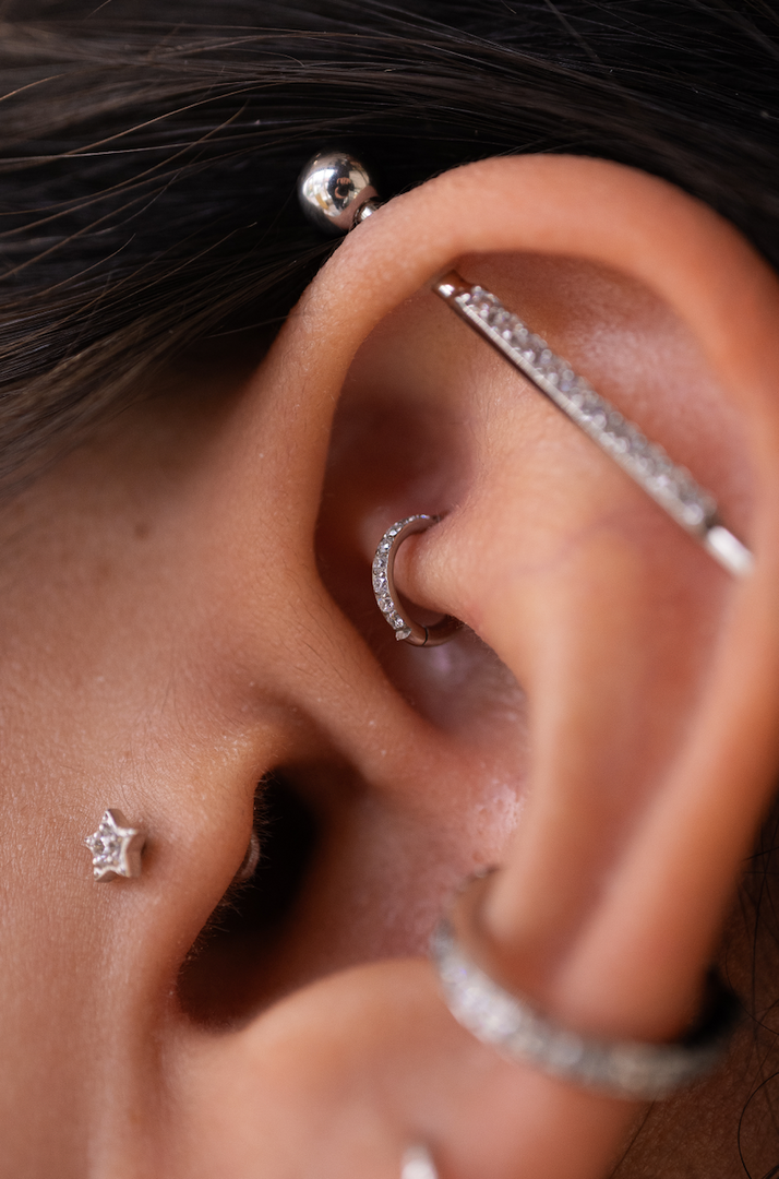 Oval Zirconia Pavé Hinged Clicker