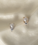 Load image into Gallery viewer, 14K Solid Gold Pearl Glimmer
