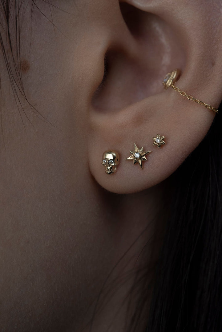 14K Solid Gold Daisy Flower